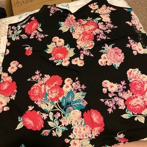 From brunch to the boardroom, this floral can handle it!